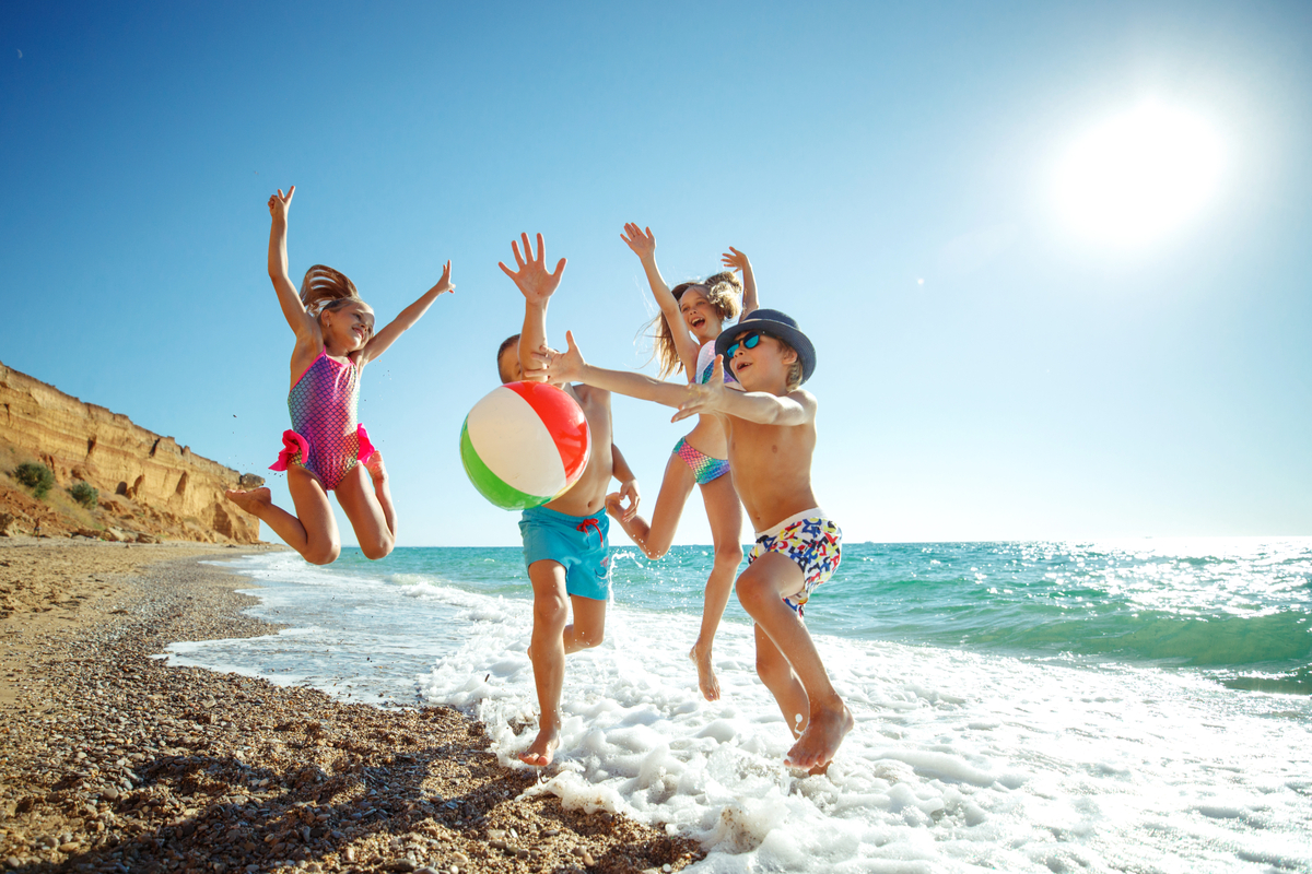 Si va in vacanza! 5 giochi estivi per bambini da fare al mare