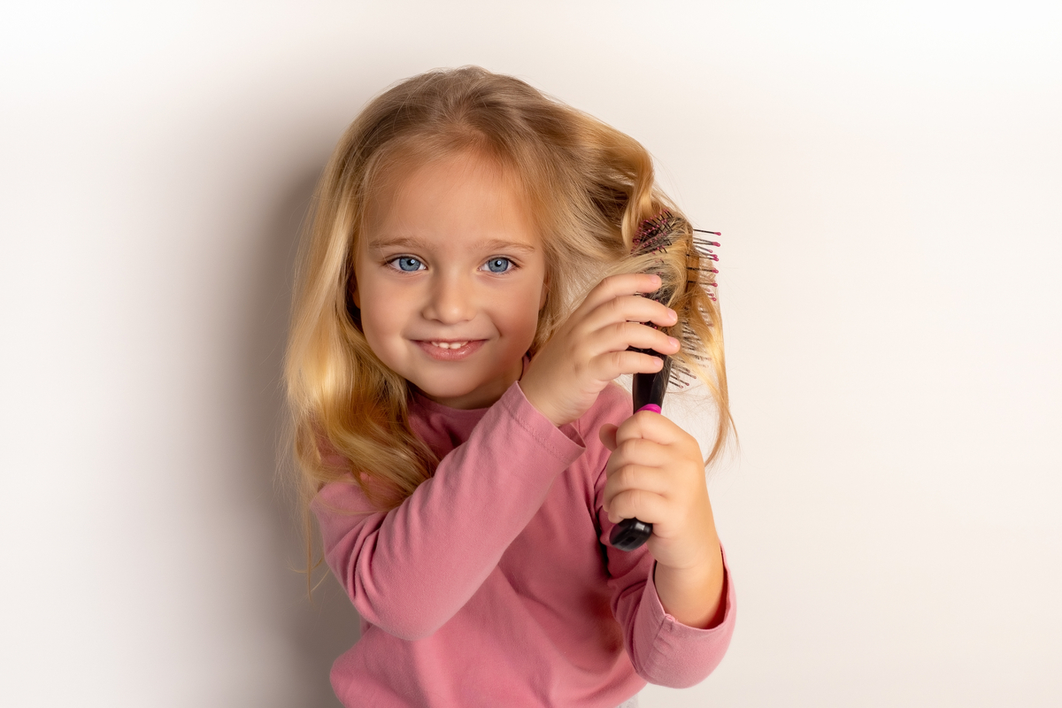 Come prendersi cura dei capelli dei bambini: le migliori spazzole online